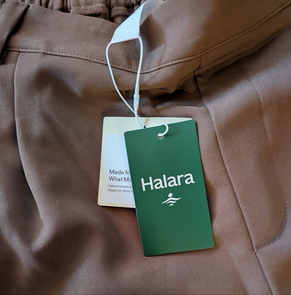 Women's HALARA Flex - Mid-Rise Barrel Pants. Color Shitake Size XL